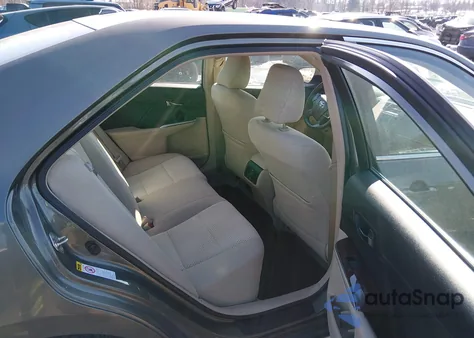 2014 Toyota Camry Xle z USA, uszkodzony, nr VIN 4T1BF1FK4EU862624